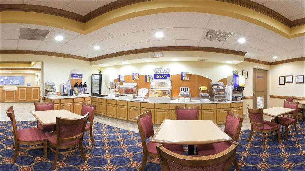 Holiday Inn Express Hotel & Suites Byron By Ihg Ngoại thất bức ảnh