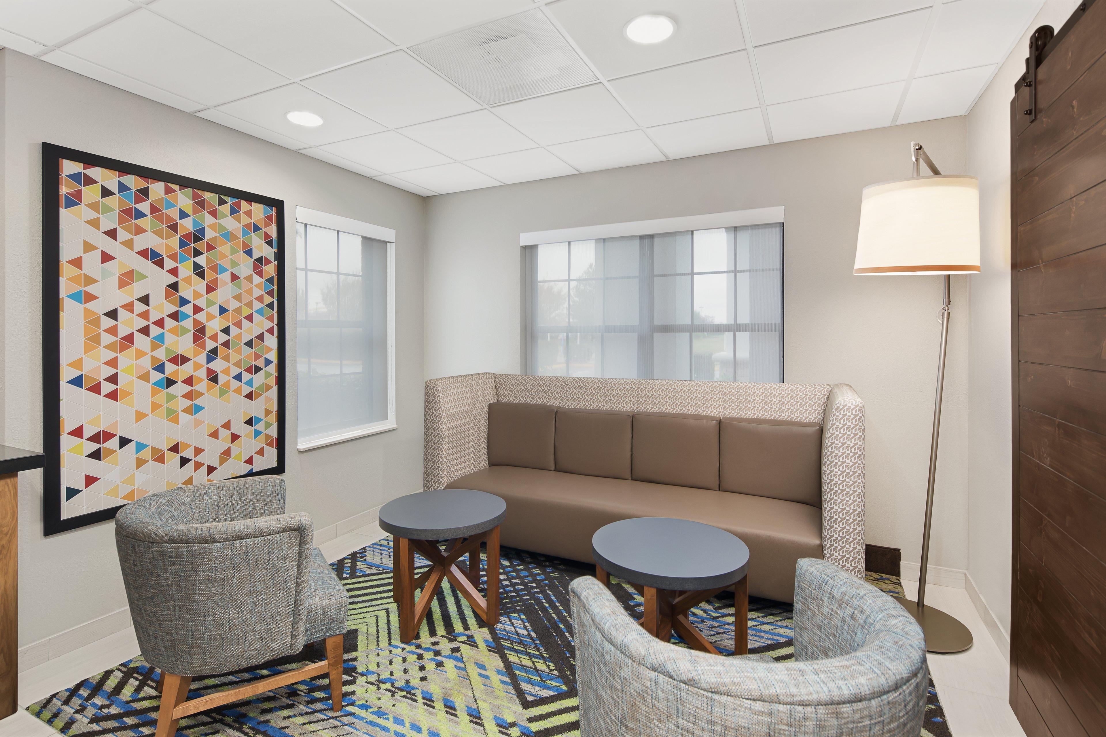 Holiday Inn Express Hotel & Suites Byron By Ihg Ngoại thất bức ảnh