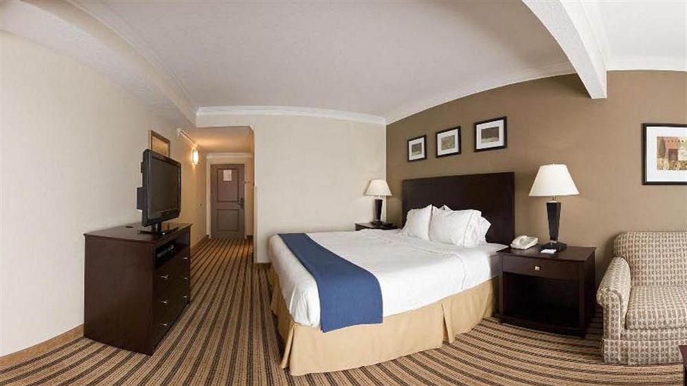 Holiday Inn Express Hotel & Suites Byron By Ihg Ngoại thất bức ảnh