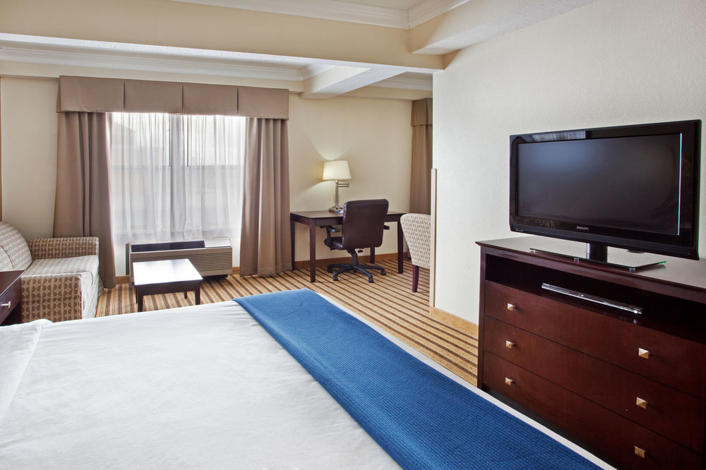 Holiday Inn Express Hotel & Suites Byron By Ihg Ngoại thất bức ảnh