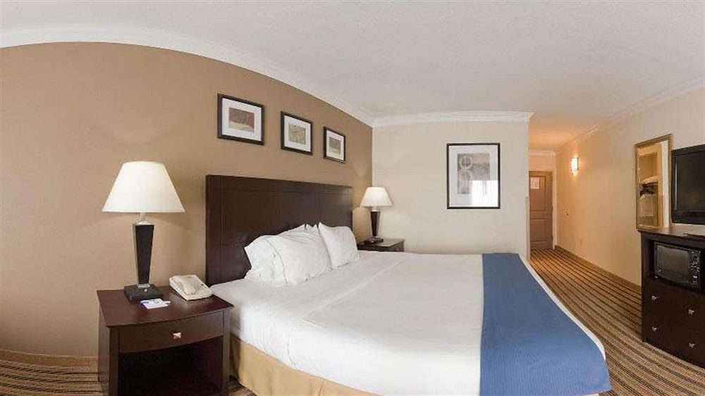 Holiday Inn Express Hotel & Suites Byron By Ihg Ngoại thất bức ảnh