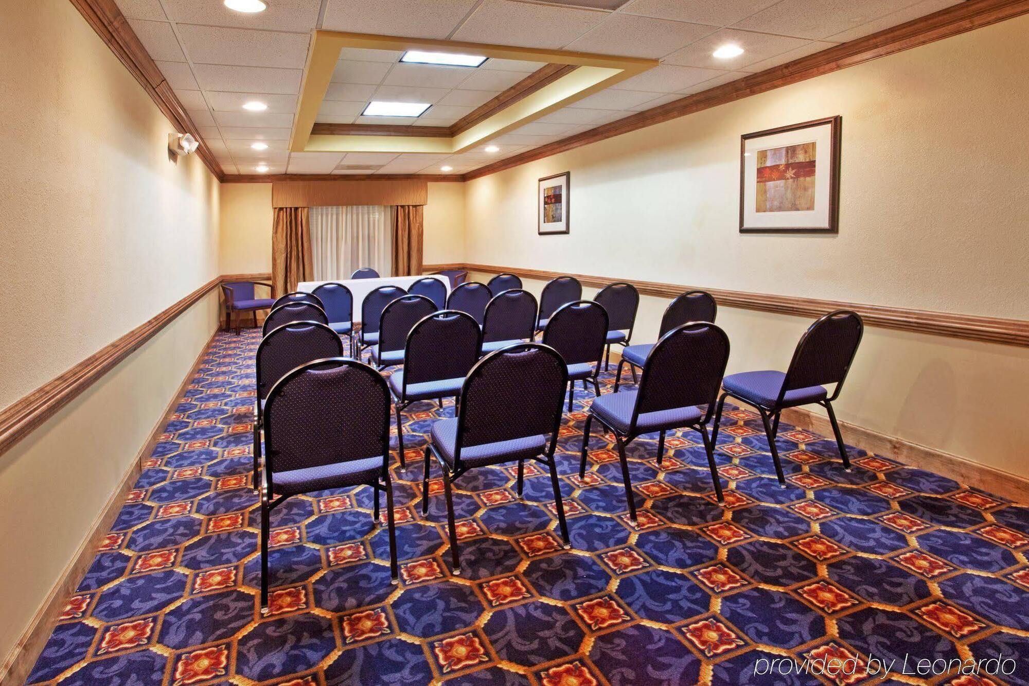 Holiday Inn Express Hotel & Suites Byron By Ihg Ngoại thất bức ảnh