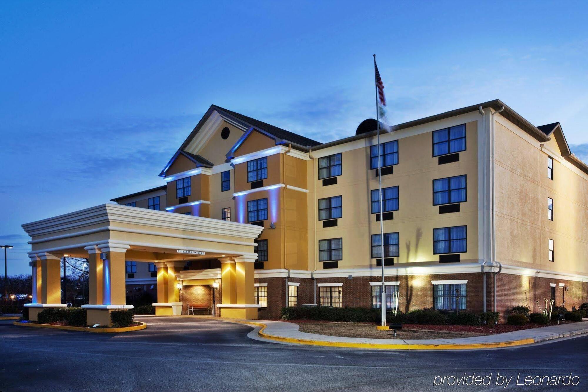 Holiday Inn Express Hotel & Suites Byron By Ihg Ngoại thất bức ảnh