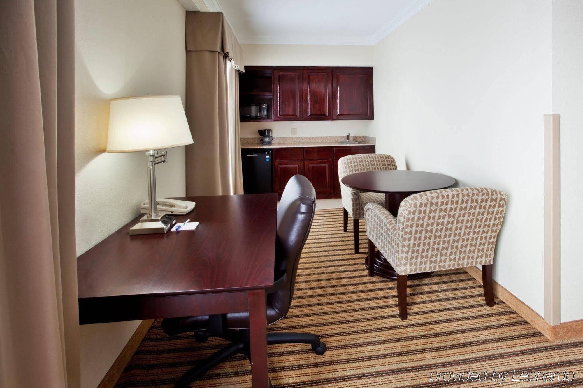 Holiday Inn Express Hotel & Suites Byron By Ihg Ngoại thất bức ảnh